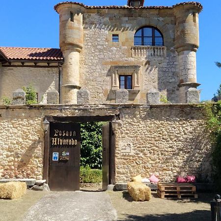 Palacio De Los Alvarado En Las Merindades El Ribero Exterior foto