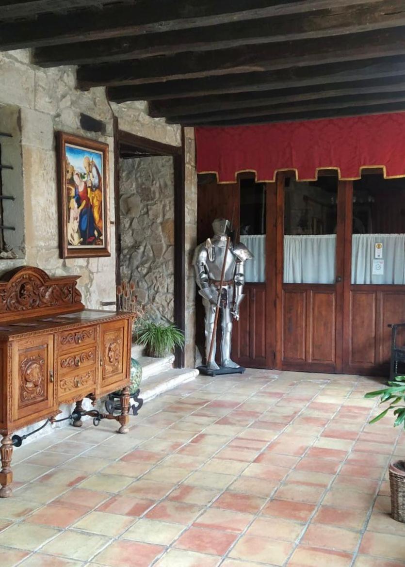 Palacio De Los Alvarado En Las Merindades El Ribero Exterior foto