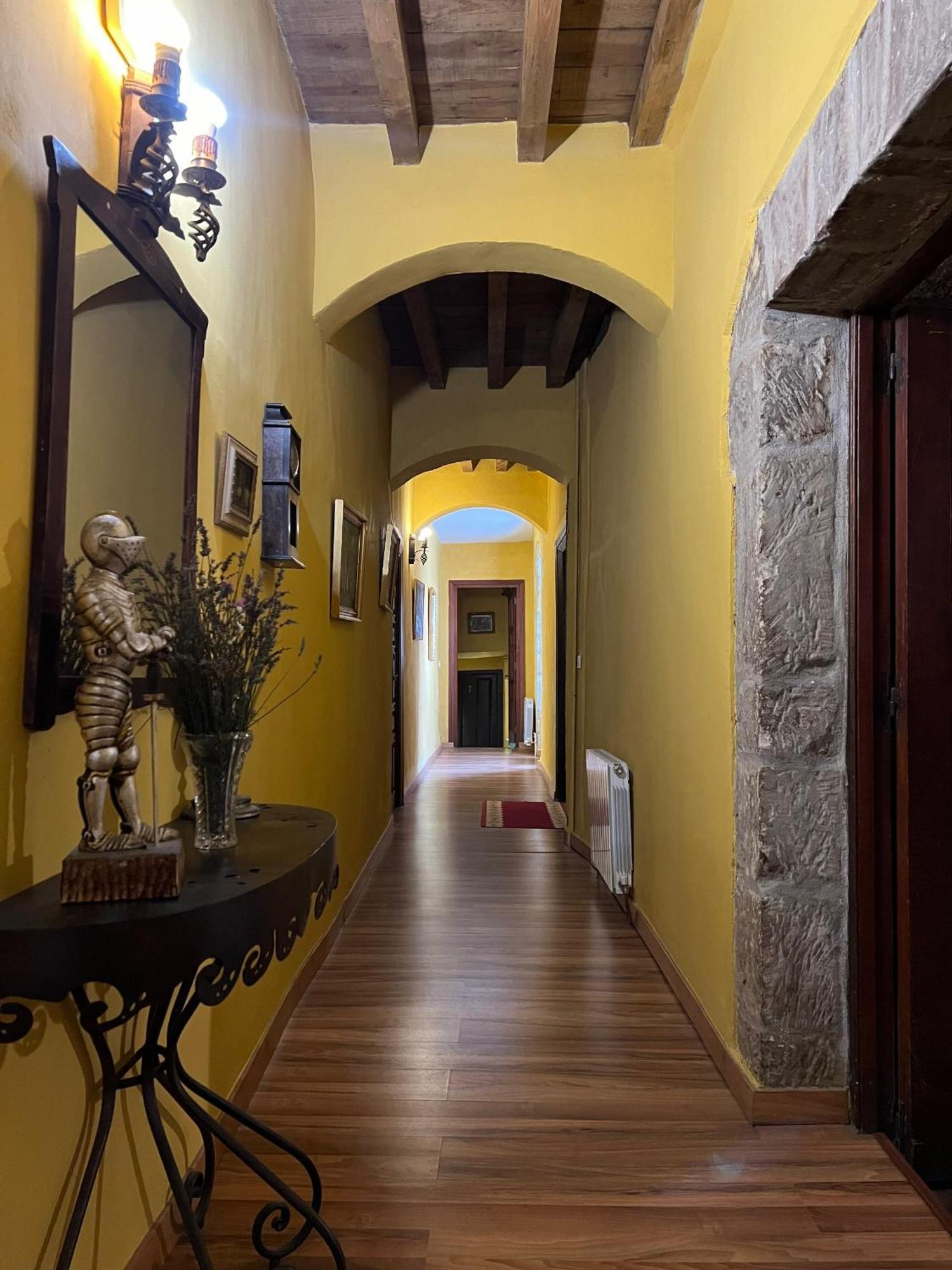 Palacio De Los Alvarado En Las Merindades El Ribero Exterior foto