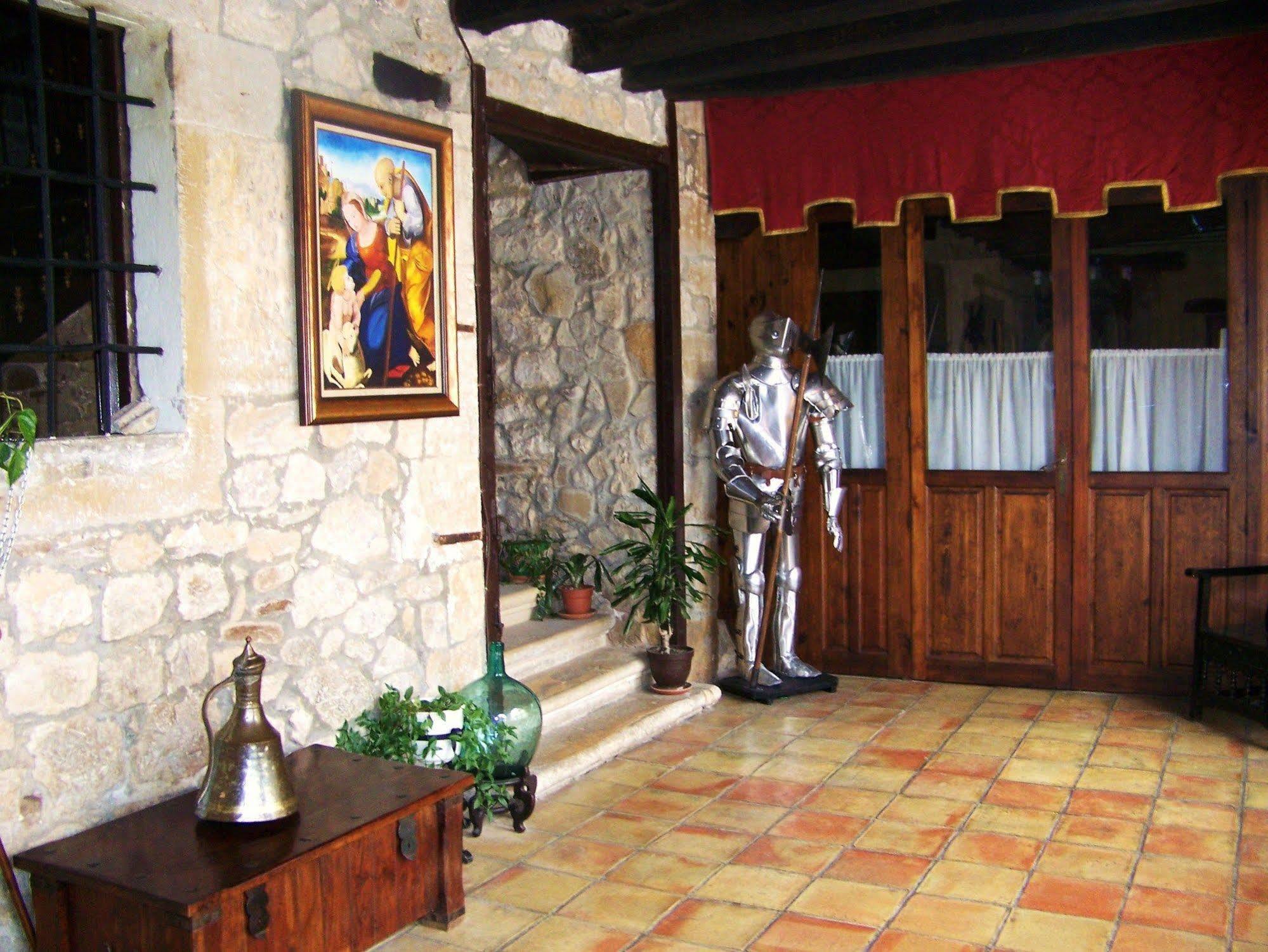 Palacio De Los Alvarado En Las Merindades El Ribero Exterior foto